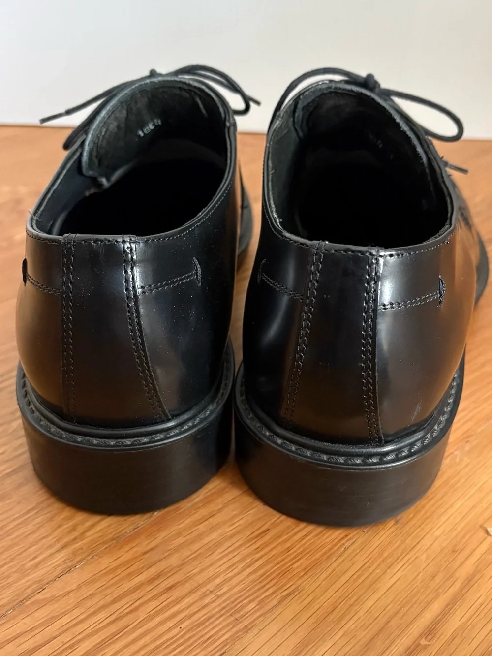 Bostonian Black Leather Lace-Up Oxfords